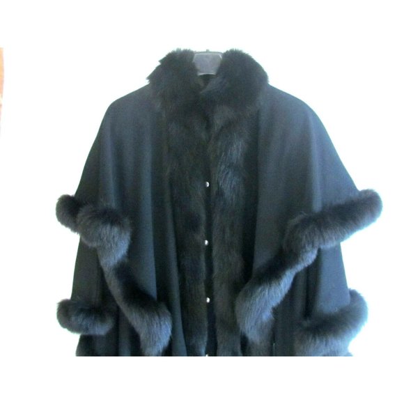 Designer Bloomingdales Black Wool & Fox Fur Trim Snap Front Cape Coat M/L - Picture 3 of 9